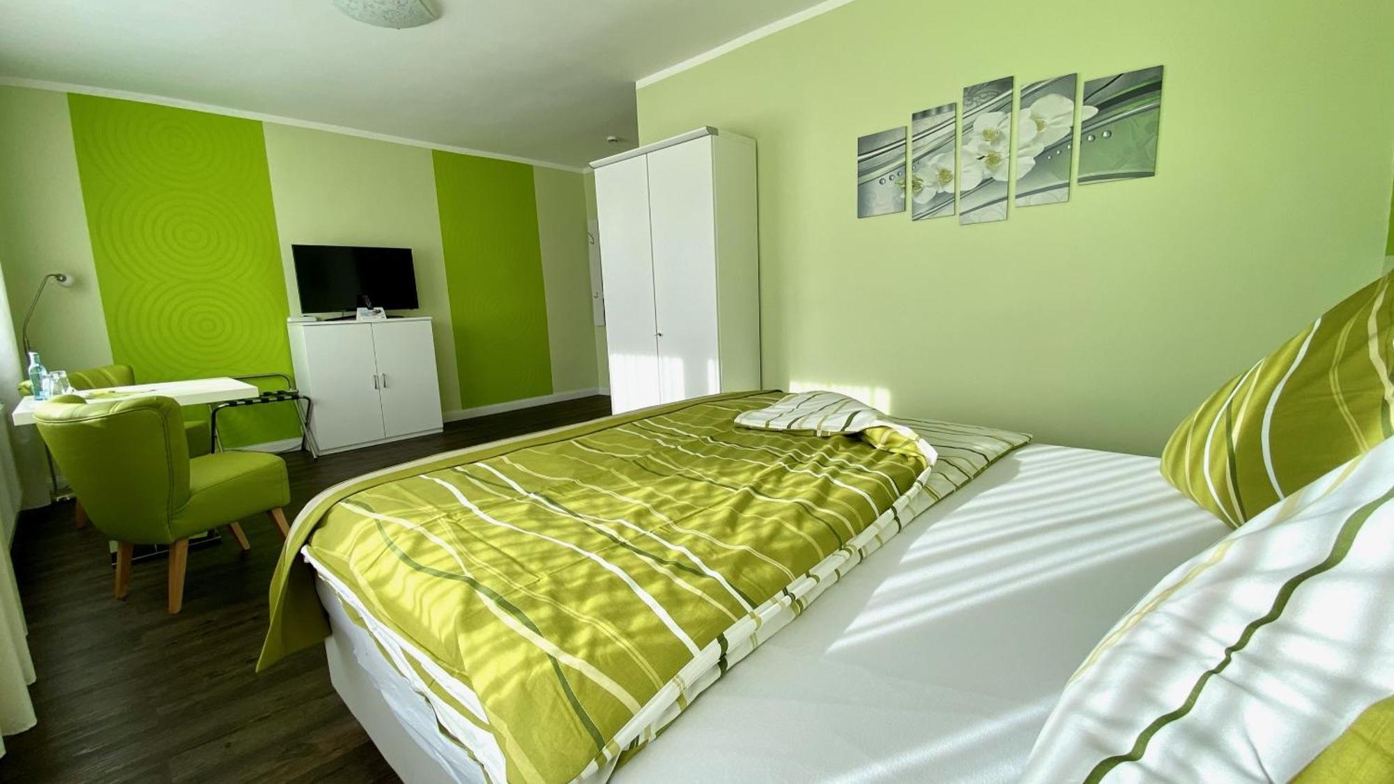 Pension Ruessel-Pub Sangerhausen Ngoại thất bức ảnh