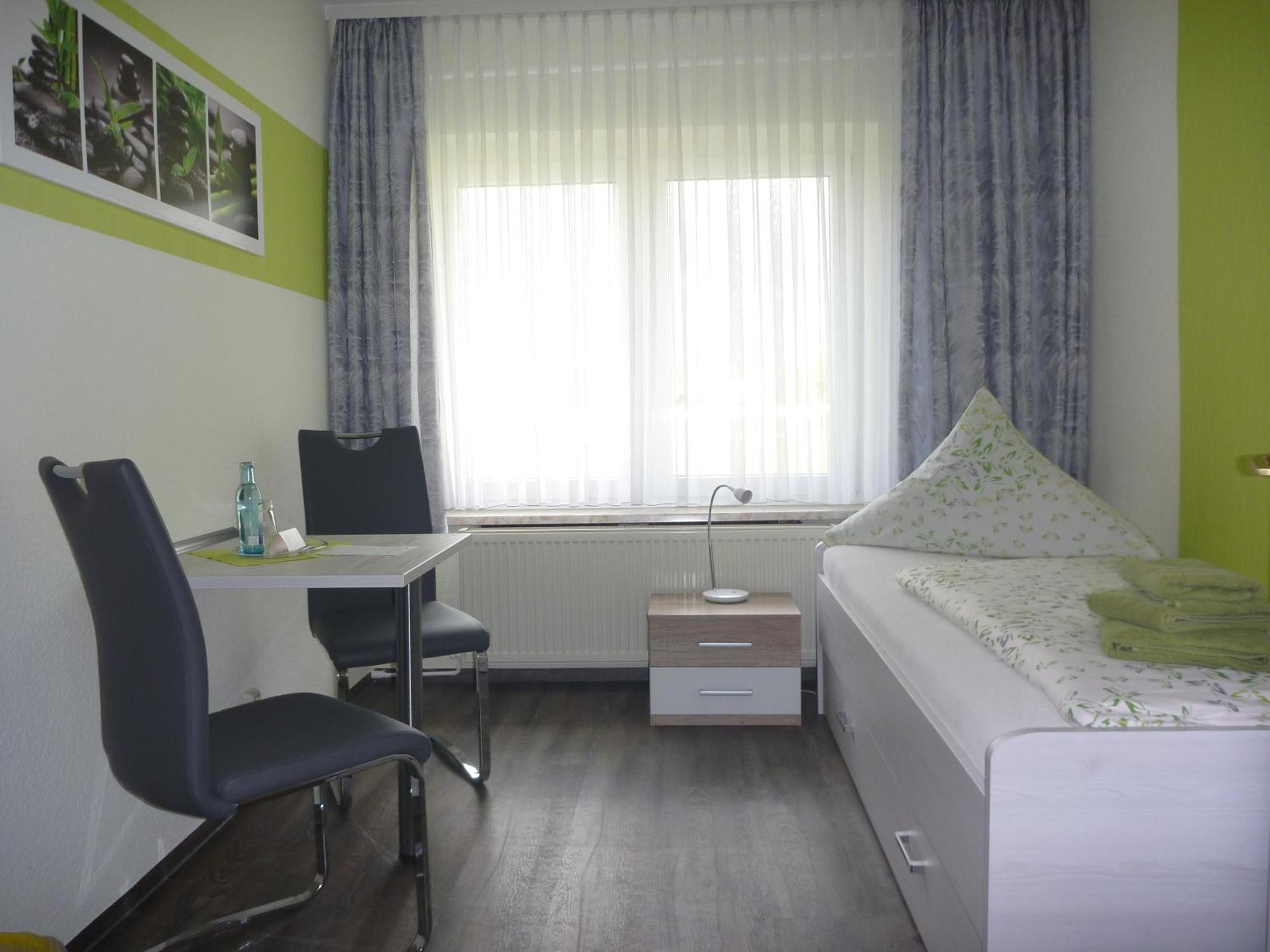 Pension Ruessel-Pub Sangerhausen Ngoại thất bức ảnh